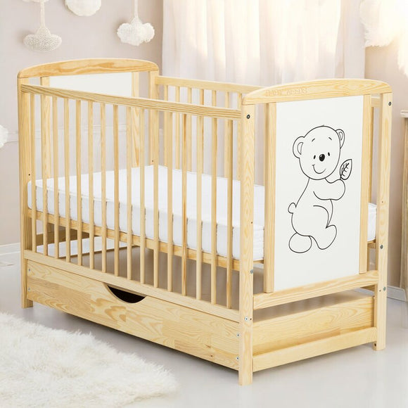 Patut din lemn bebe, 120x60 cm, Cu sertar cu capac, Din lemn de pin si mdf, Stabil si rezistent, Inaltime saltea reglabila pe 3 nivele, Laterala cu 3 bete detasabile, EN716-1, EN716-2, Natur, Babyneeds, Timmi + Saltea 12 cm