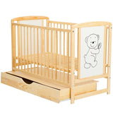 Patut din lemn bebe, 120x60 cm, Cu sertar cu capac, Din lemn de pin si mdf, Stabil si rezistent, Inaltime saltea reglabila pe 3 nivele, Laterala cu 3 bete detasabile, EN716-1, EN716-2, Natur, Babyneeds, Timmi + Saltea 12 cm