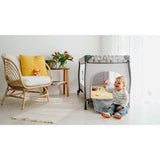 Patut pliant, Lionelo, Sven Plus, 120x60 cm, Cu doua nivele, Cu arcada jucarii, masuta de infasat, vibratii, melodii, conform cu standardele europeane de securitate EN716 si EN12221, Blue Navy