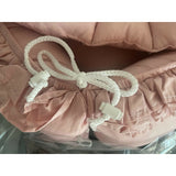 Set 4 in 1 Cosulet bebelus, MimiNu, Baby Cocoon 75x55 cm, Cu volanase, Husa bumbac, Din bumbac certificat Oeko Tex Standard 100, Cu paturica cu volanase 50x70 cm, Cu salteluta, Cu perna fluture, Colectia Royal, Powder Pink
