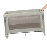 Patut pliant multifunctional, Lionelo, Ellen, Cu laterala culisanta, Nivel suplimentar, Intrare laterala cu fermoar, 2 roti, Saltea pliabila si geanta de transport incluse, 0- 36 luni, Pana la 15 kg, 120x60 cm, Conform cu EN 716, Bej