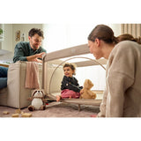 Patut pliant, Lionelo, Laura, 102 x 74 cm, Cu doua nivele, Functie de tarc, Cu roti, Include salteluta si geanta de transport, Pereti din plasa, Deschidere laterala, Pana la 15 kg, 0 luni +, Roz