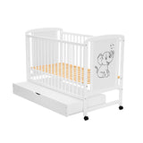 Patut din lemn bebe, 120x60 cm, Cu sertar, Din lemn de pin si mdf, Stabil si rezistent, Inaltime saltea reglabila pe 3 nivele, Laterala cu 3 bete detasabile, EN716-1, EN716-2, Alb, Qmini, Timmi Elephant + Saltea 12 cm