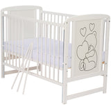 Patut din lemn, 120x60 cm, Cu laterala culisanta, Din lemn de pin si mdf, Stabil si rezistent, Inaltime saltea reglabila pe 3 nivele, Laterala cu 3 bete detasabile, EN716-1, EN716-2, Alb, Qmini, Timmi Heart + Saltea 10 cm