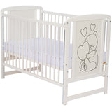 Patut din lemn, 120x60 cm, Cu laterala culisanta, Din lemn de pin si mdf, Stabil si rezistent, Inaltime saltea reglabila pe 3 nivele, Laterala cu 3 bete detasabile, EN716-1, EN716-2, Alb, Qmini, Timmi Heart + Saltea 12 cm