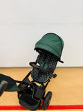 Tricicleta roti cauciuc plin, cu pozitie somn, scaun rotativ, muzica si lumini,culoare  VERDE SMARALD, BBD5299VS