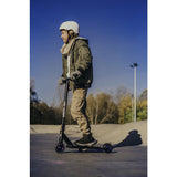 Trotineta, Lionelo, Whizz, Pentru Acrobatii, Rulmenti ABEC-9, 20 - 100 kg, Conform cu standardul european de securitate EN14619, Multicolor