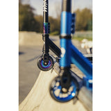 Trotineta, Lionelo, Whizz, Pentru Acrobatii, Rulmenti ABEC-9, 20 - 100 kg, Conform cu standardul european de securitate EN14619, Multicolor